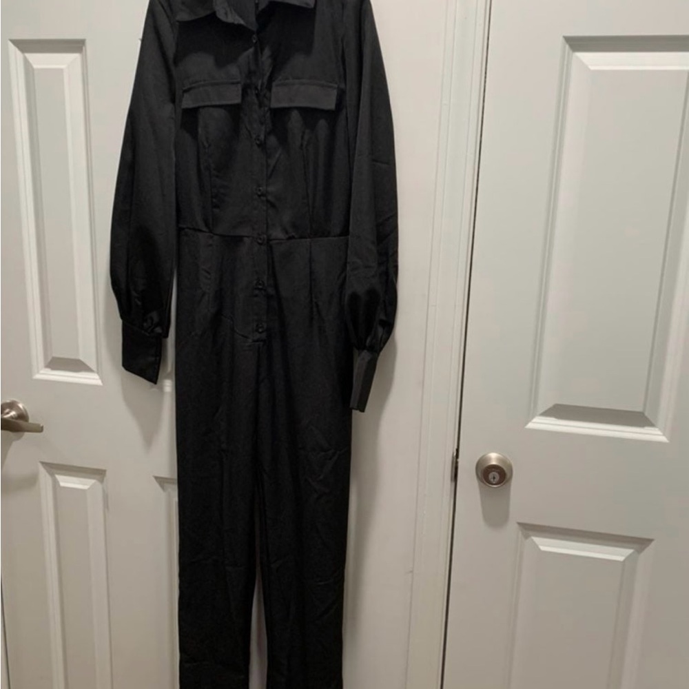 Pretty Little Thing Black Button Up Jumpsuit, NWT, XS/0 - Picture 3 of 4